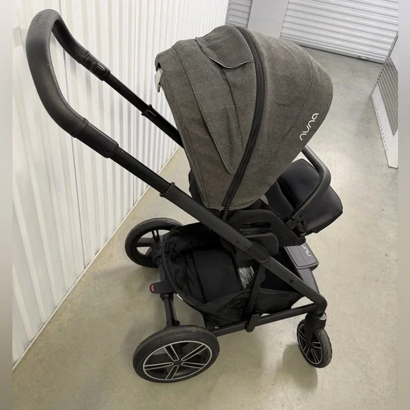 Nuna mixx Black and Gray Stroller in Excellent condition. - Picture 10 of 13